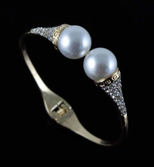 Venetti Diamante & Pearl Bangle (£2.20 Each)