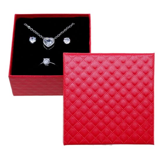 Textured Red card universal box with a Black flock coated foam inner.
Outer edge of box measures approx. 7.5cm x 7.5cm x 3.5cm.
Usable space measures approx. 7cm x 7cm x 3.2cm.
Pack of 24.
***Jewellery not included***