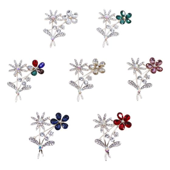 Diamante Flower Brooch (£1.40 Each)