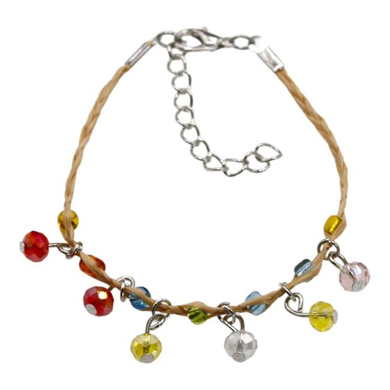 Rhodium colour plated, raffia bracelet decorated with faceted glass bread and acrylic beads.
