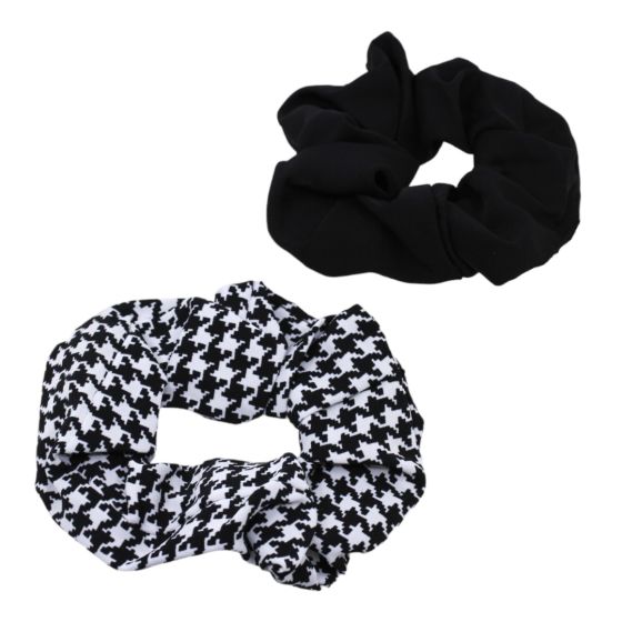 Cotton feel houndstooth and plain scrunchie set.
