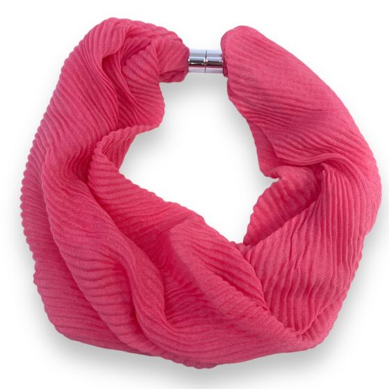 Ladies pleated magnetic scarf available in bright Pink ,Baby Pink ,Lilac and Navy .
approx size 60 cm in circumference .