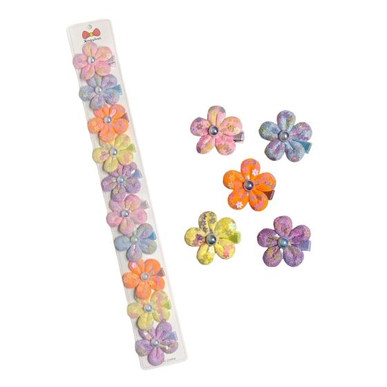 Girls assorted coloured fabric daisies with iridescent sequins and bead ditail  on a ribbon covered concord clip .

Available in Baby Pink ,Orange ,Lilac Baby Blue and Yellow .

Sold as a pack of of 10 assorted.