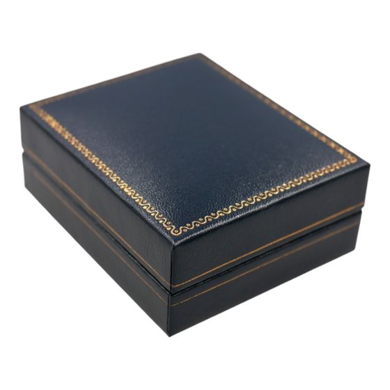 Classic Navy leatherette deep pendant box with a Gold colour trim, Navy velvet and White satin interior.
Measuring approx. 8cm x 6.8cm x 3cm.
Pack of 10.
***Pendant not included*** 