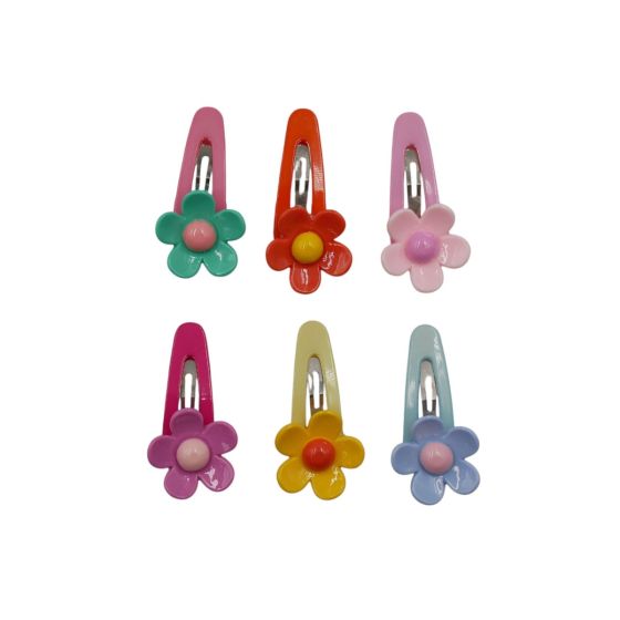 Kids flower bendies in assorted colours.
Measuring approx. 4.5cm x 2cm.
Sold as 3 per pack, 6 cards on a strip.