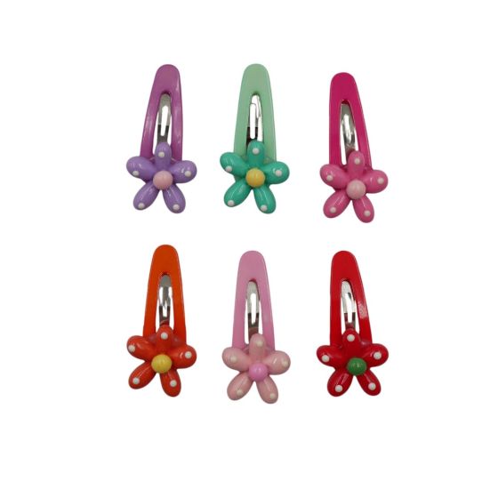 Kids fruit themed bendies in assorted colours.
Measuring approx. 4.5cm x 2cm.
Sold as 3 per pack, 6 cards on a strip.