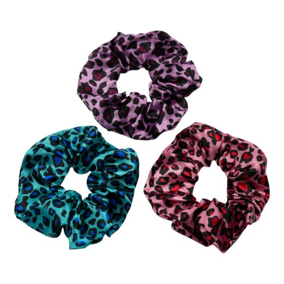 Animal print satin scrunchies.
Measuring approx. 12cm in diameter.
3 assorted colours and designs.
Presented on a display card, 
2 per card, 12 cards per pack.