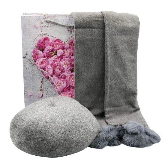 Ladies complete gift set includes,
1 Grey ladies beret hat and a Grey pompom tassel scarf.
Beret 1 size, size adjustable
