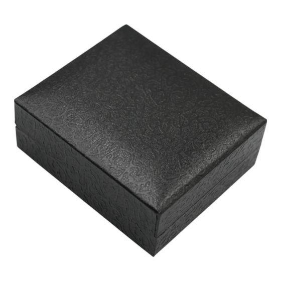 Black vintage pendant leatherette box. with a black velvet interior.
Measures approx. 8cm x 7cm x 3cm.
Pack of 12.
*Jewellery not included.