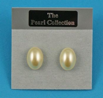 Oval Pearl Studs (27p Each)