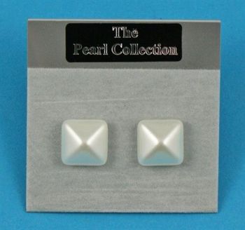 Square Facet Pearl Studs (48p each)