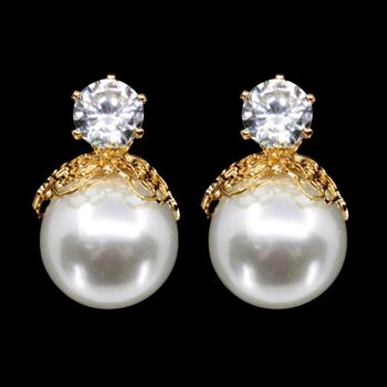 Diamante And Pearl Ladies Earrings (£1.00 Each)