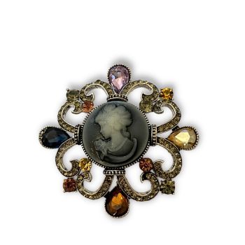 Antique Style Cameo Brooch (£1.80 Each)