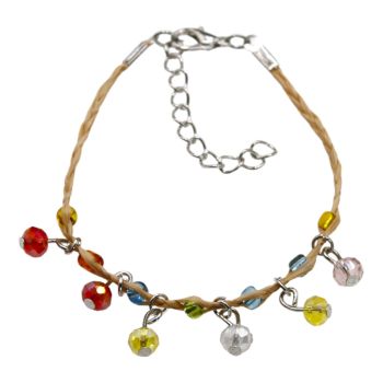 Rhodium colour plated, raffia bracelet decorated with faceted glass bread and acrylic beads.
