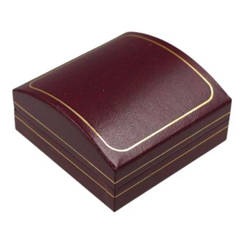 Classic Maroon leatherette card earring box, decorated with a Gold colour line, White velvet and White Satin interior.
Box measures approx. 7cm x 7cm x 3.5m.
****Earrings not included****