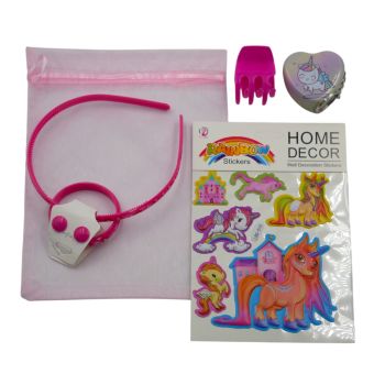 Smile lucky bags, with smile face themed items. Bag includes, a smile keyring,  a frisbee, a bracelet  and notepad. Colours and designs may vary in each bag.
Pack of 12 bags.
*Ideal as party bags, and birthday gifts.

Please note: items may vary from 