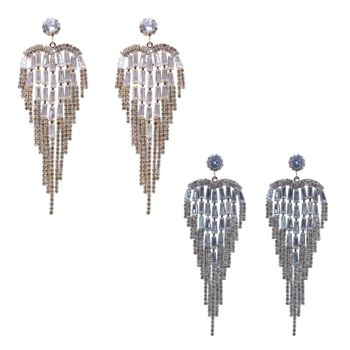 Ladies diamante chandalier stlye drop earrings with genuine small crystal and emerald cut stones.

Available in Rhodium  colour plating and gold colour plating.

sold as a pack of 3 per colour or 4 asssorted .

Size approx 9 x 3.5cm